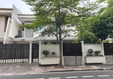 Lelang rumah 2lt Puri indah di boulevard raya