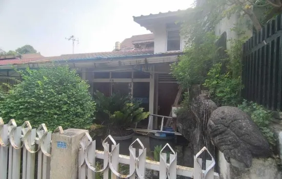 Rumah Tua Hitung Tanah LT150m2 LB 54m2