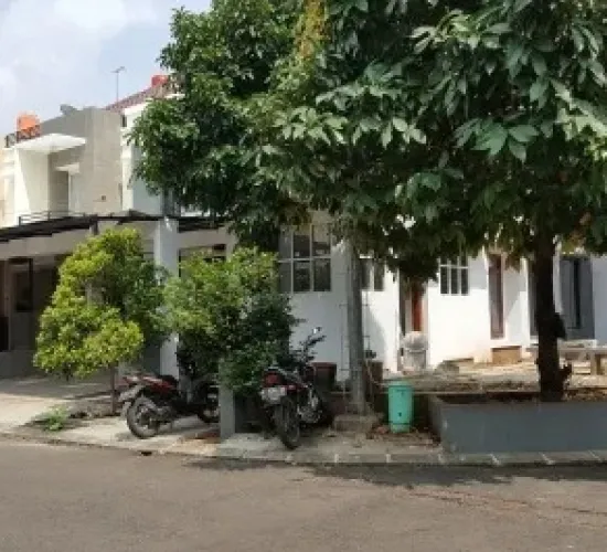 Rumah hoek 2 lantai dalam cluster Permata Mediterania