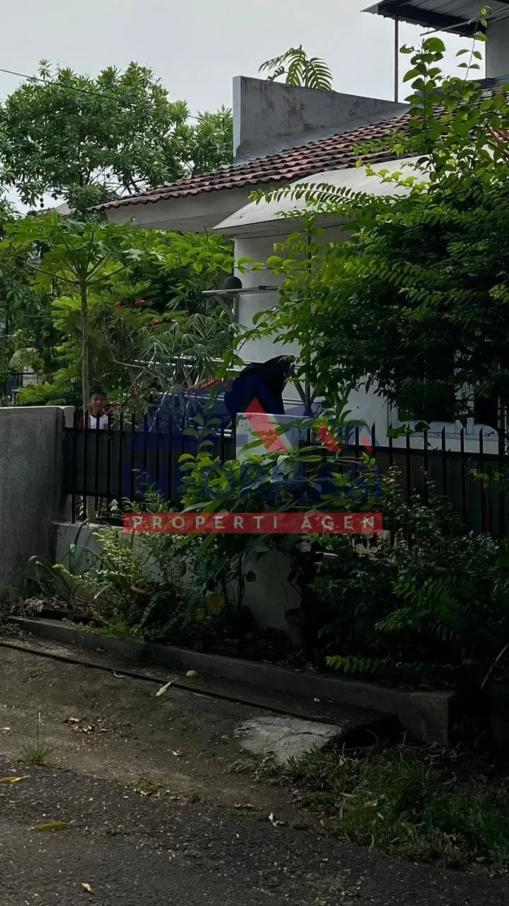 Dijual Rumah Hoek Taman Aries